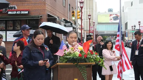 “官方通告：多特战拜仁赛事球迷燃放焰火致拜仁队受罚万欧元”