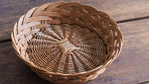 “重建之路疑云：昔日豪强沦为鱼腩？”