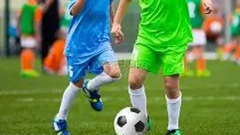 18岁新星恩德里克·伯纳乌惊艳亮相，全场6万球迷热情见证